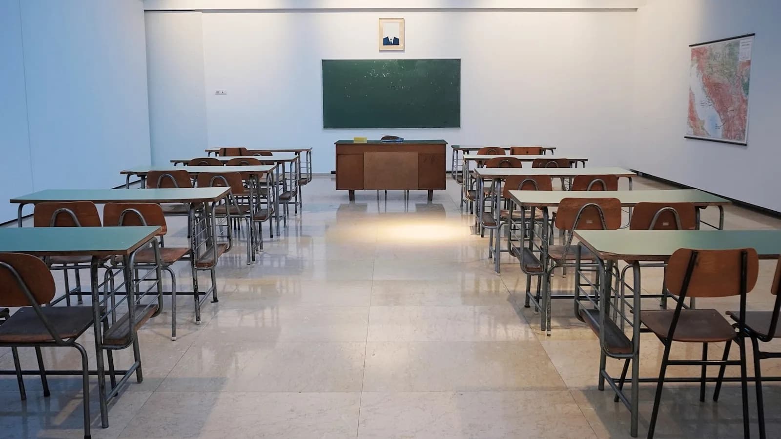 Školy a pedagogové